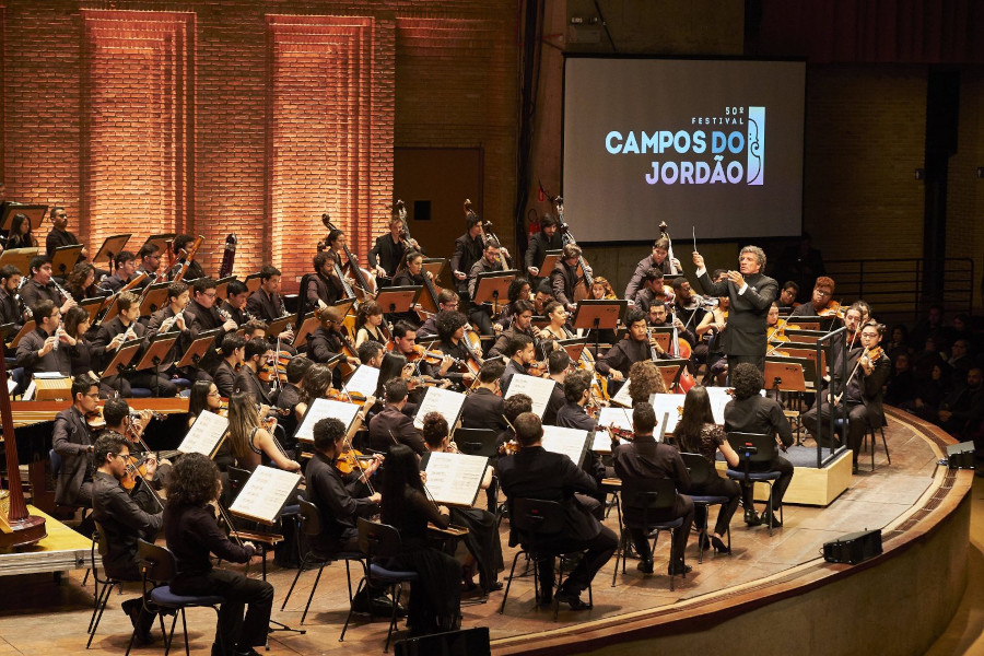 Concerto da orquestra de bolsistas do festival no Auditório Claudio Santoro [Divulgação]
