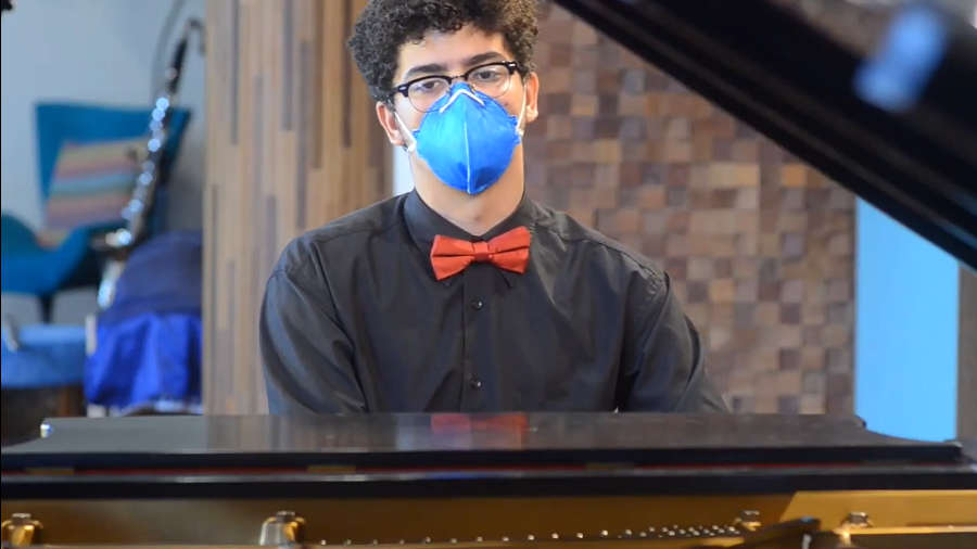 Pianista Jordan Alexander, vencedor do Festival Almeida Prado de Piano (reprodução YouTube)