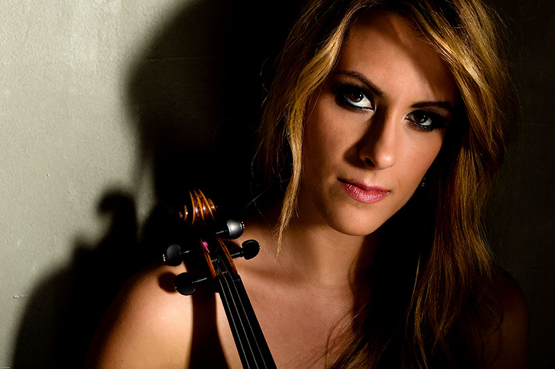 A violinista Francesca Dego se apresenta com a Sinfônica do Paraná [Divulgação A violinista Francesca Dego se apresenta com a Sinfônica do Paraná [Divulgação