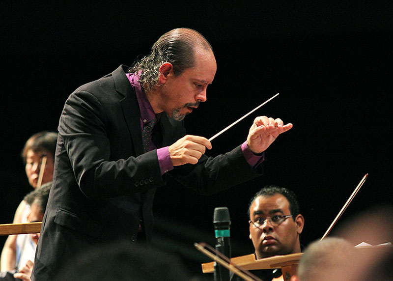 Emiliano Patarra com a Orquestra Jovem Municipal de Guarulhos [Divulgação]