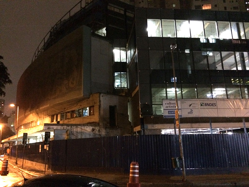 Fachada externa da obra do novo Teatro Cultura Artística 