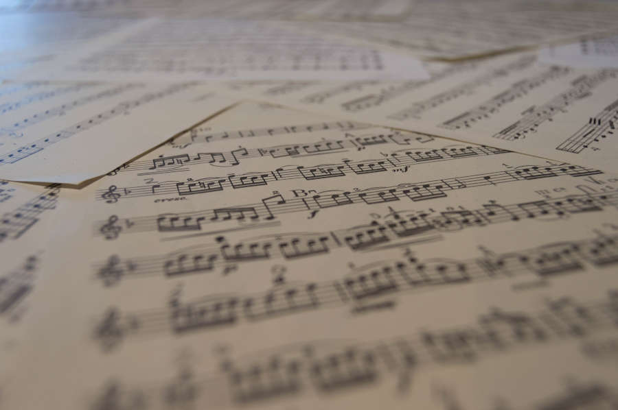 Notas musicais [dreamstime, Julen Martinez Perez]