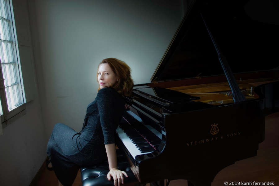 A pianista Karin Fernandes [Divulgação/Karin Fernandes]