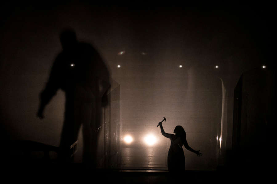 Cena de 'O marinheiro pobre', em montagem do Theatro São Pedro [Divulgação/Heloisa Bortz]