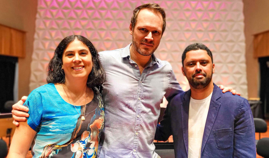 Isabel Zagury, Tobias Volkmann e Mario Barcelos [Divulgação/Marcos Martinez]