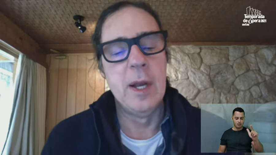 O poeta Geraldo Carneiro durante entrevista on-line realizada no Ateliê de Criação do Palácio das Artes [Reprodução]