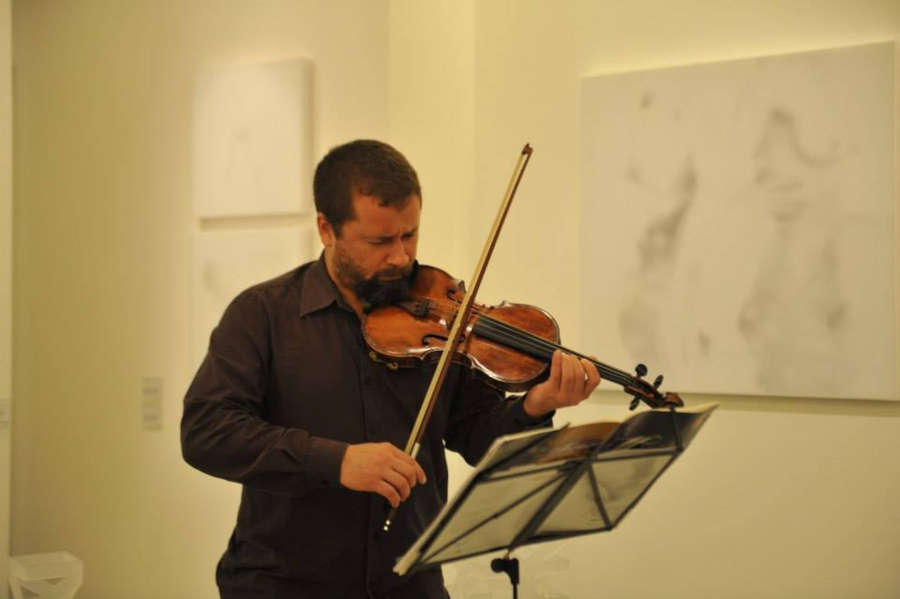 O violinista Gustavo Menezes [Divulgação]