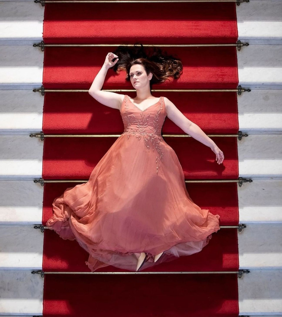 Gabriella Pace como Domitila [Divulgação/Theatro Municipal de São Paulo/Stig de Lavor]