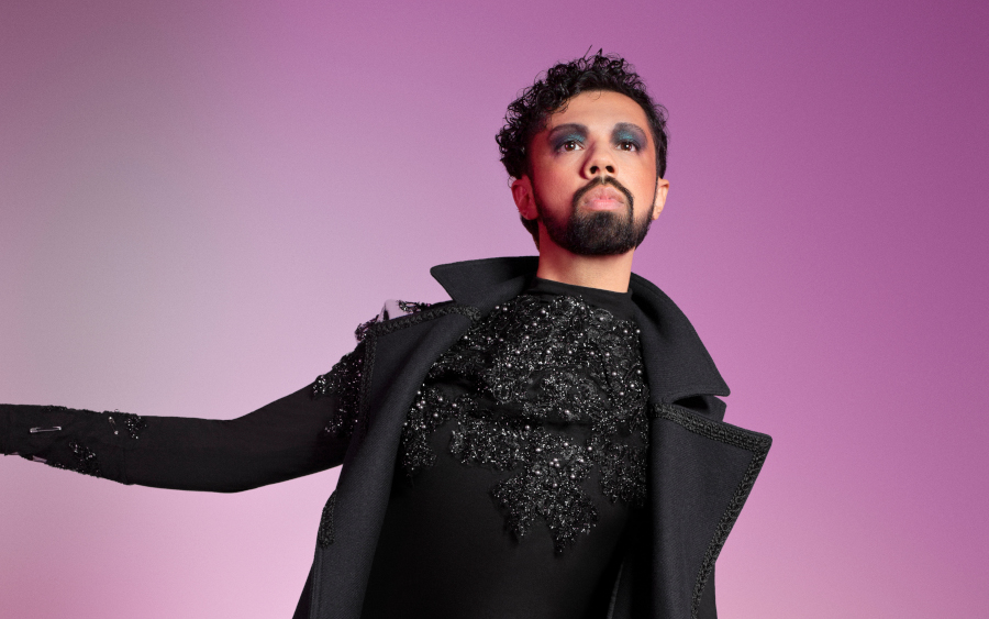 O sopranista brasileiro Bruno de Sá [Divulgação/Laure Bernard/Parlophone Records]