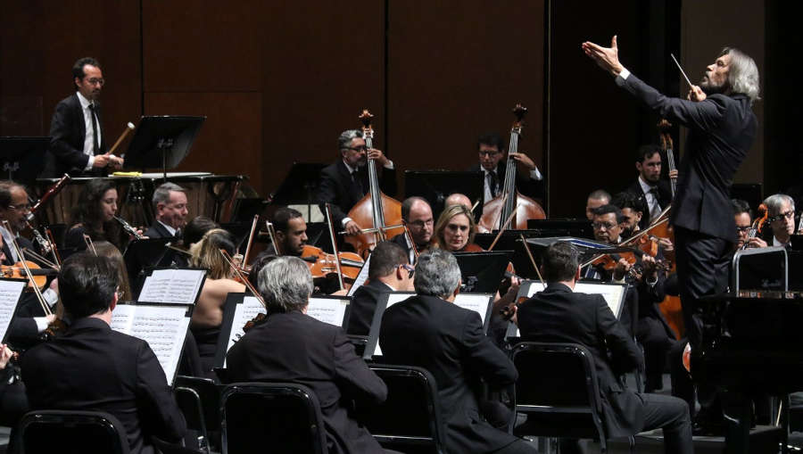 Silvio Viegas e a Orquestra Sinfônica de Minas Gerais [Divulgação/Paulo Lacerda/FCS]