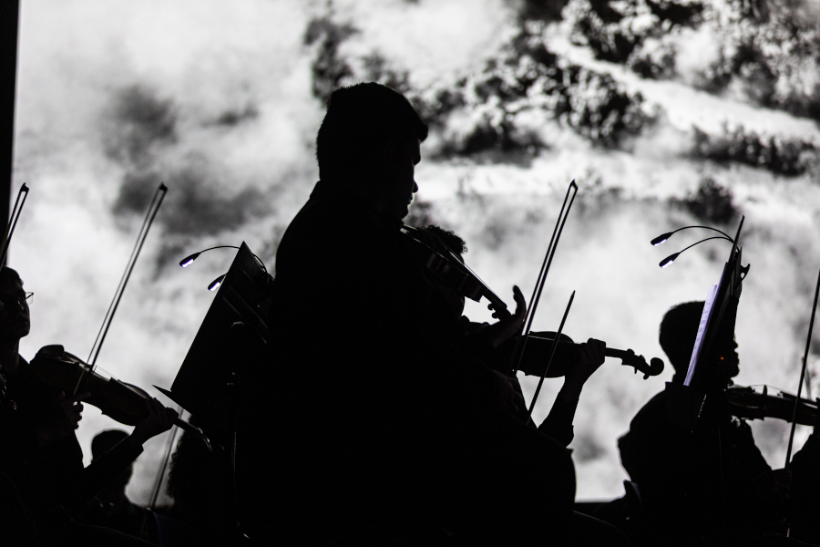 Concerto une música a projeções de fotos de Sebastião Salgado [Divulgação]