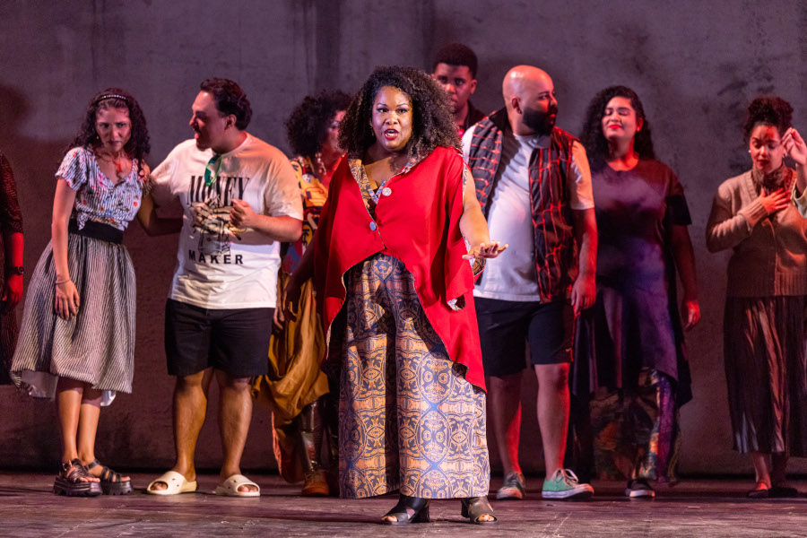 Latonia Moore em cena de 'Porgy and Bess', de Gershwin, no Theatro Municipal de São Paulo [Divulgação/Rafael Salvador]