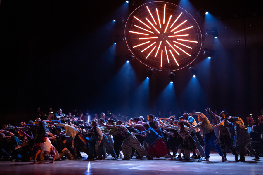 Cena da produção de 'Les Indes Galantes' no Theatro Municipal de São Paulo [Divulgação/Rafael Salvador]
