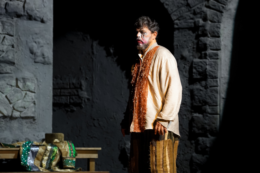 Rodrigo Esteves como Falstaff [Divulgação/Íris Zanetti]