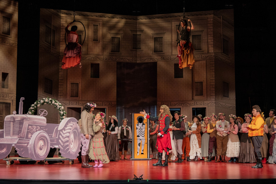 Cena da produção de 'Don Giovanni' no Theatro Municipal de São Paulo [Divulgação/Larissa Paz]