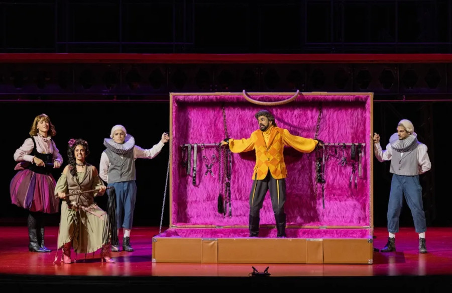 Cena da produção da ópera 'Don Giovanni' no Theatro Municipal de São Paulo [Divulgação/Larissa Paz]