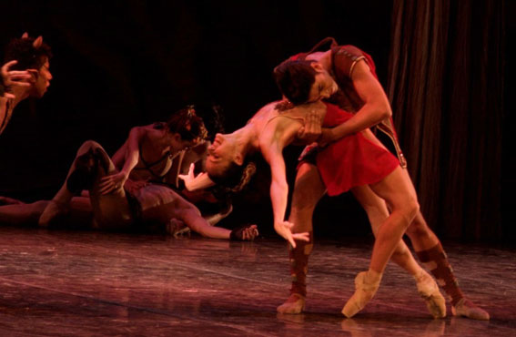 Cena de Noite de Walpurgis com a primeira bailarina do TMRJ, de Márcia Jaqueline (divulgação, Igor Corrêa)