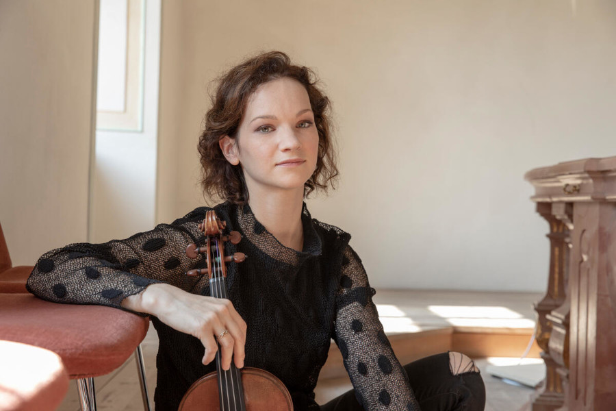 A violinista Hilary Hahn [Divulgação/Dana van Leeuwen/Decca]