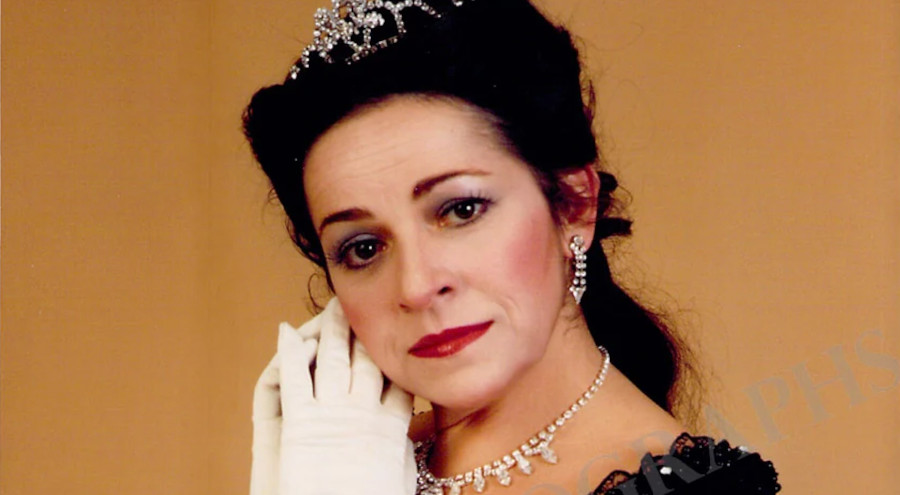 Ileana Cotrubas como Violeta, em 'La traviata', de Verdi [Divulgação/Metropolitan Opera]