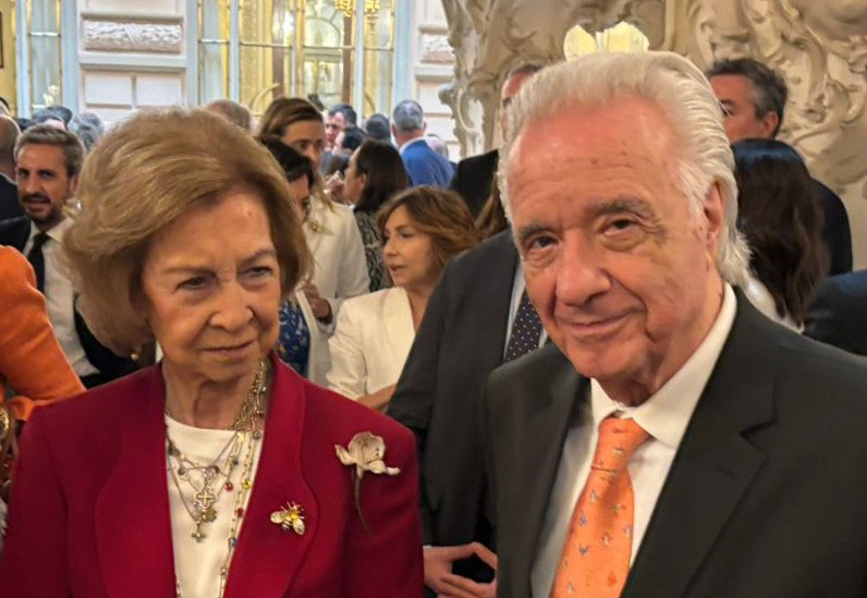 A rainha emérita Sofia da Espanha e o maestro João Carlos Martins (divulgação, novitacom silvio)