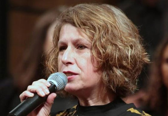 A maestra Mara Campos rege e faz a direção musical dos espetáculos (divulgação)