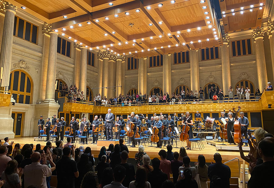 Público aplaude a Osusp na Sala São Paulo (Revista CONCERTO)