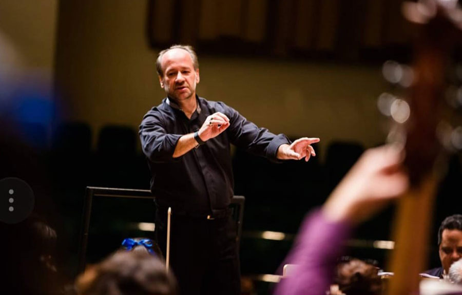 O maestro Wagner Polistchuk rege as apresentações [Divulgação]