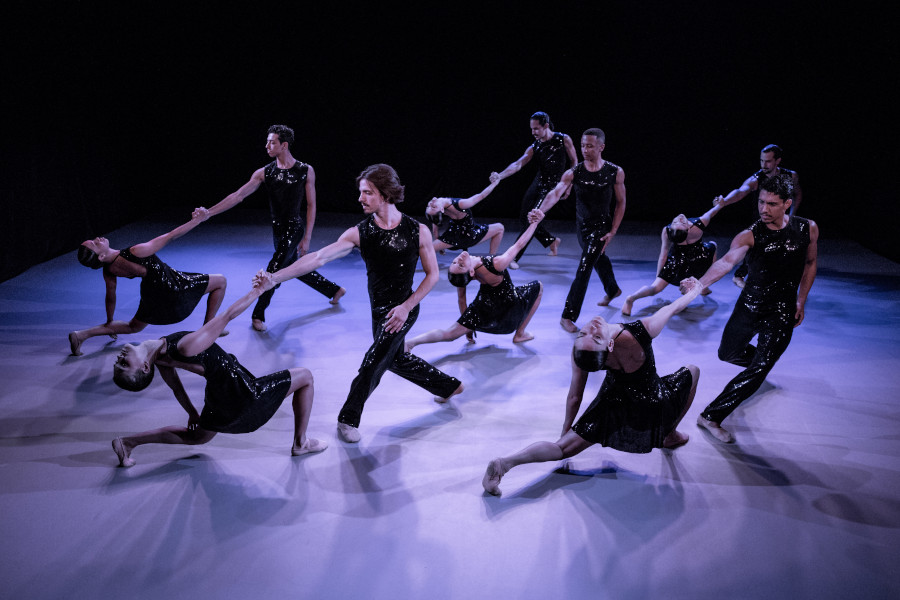 Cena da coreografia 'The Eight' [Divulgação/Charles Lima]