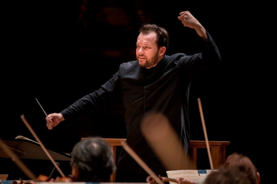 O maestro Andris Nelsons [Divulgação/andrisnelsons.com]