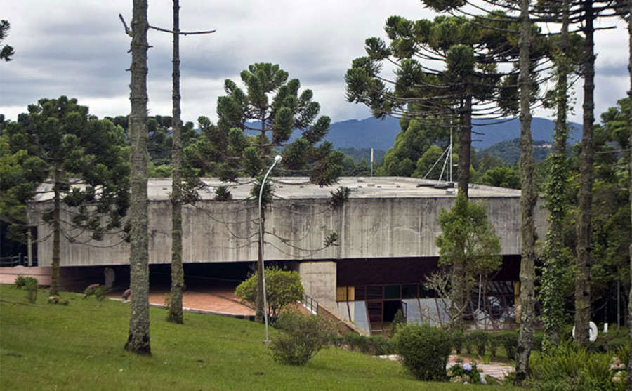 Auditório Claudio Santoro, em Campos do Jordão (divulgação, Museu Felicia Leirner)