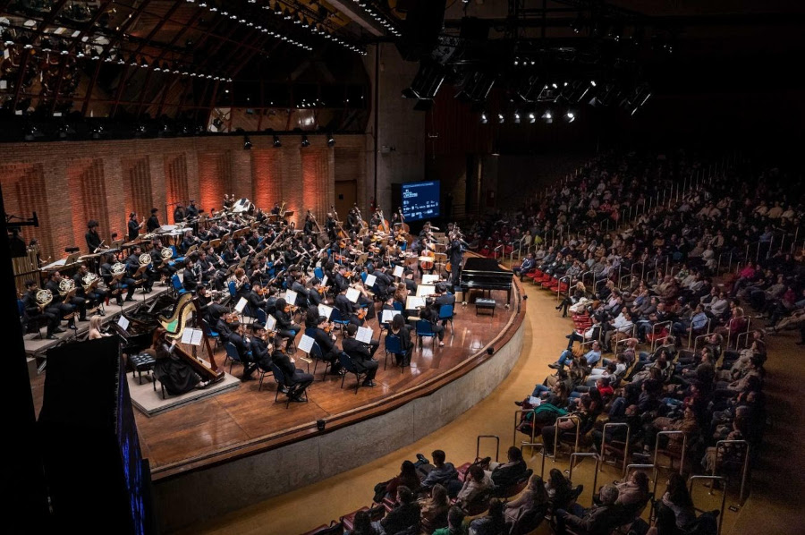 A Orquestra do Festival durante concerto no Auditório Claudio Santoro na 54ª edição do evento, em 2024 [Divulgação/Íris Zanetti]