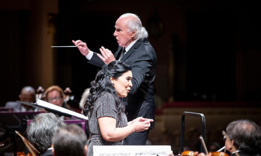 Carla Caramujo. Isaac Karabtchevsky e a Opes em concerto no ano passado [Divulgação]
