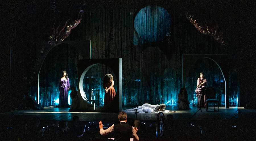 Cena da ópera 'Contos de Julia', apresentada pelo festival em 2023 [Divulgação]