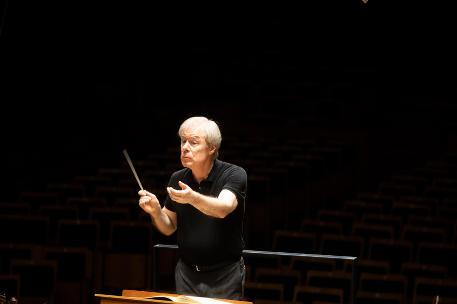 O maestro David Robertson durante ensaio com a Osesp na Sala São Paulo [Divulgação/Osesp]