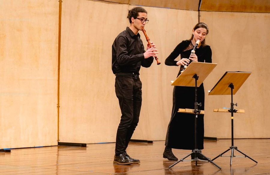 Apresentação do DuoElo Barroco no Auditório Claudio Santoro [Reprodução/InstagramFestivalCampos do Jordão]
