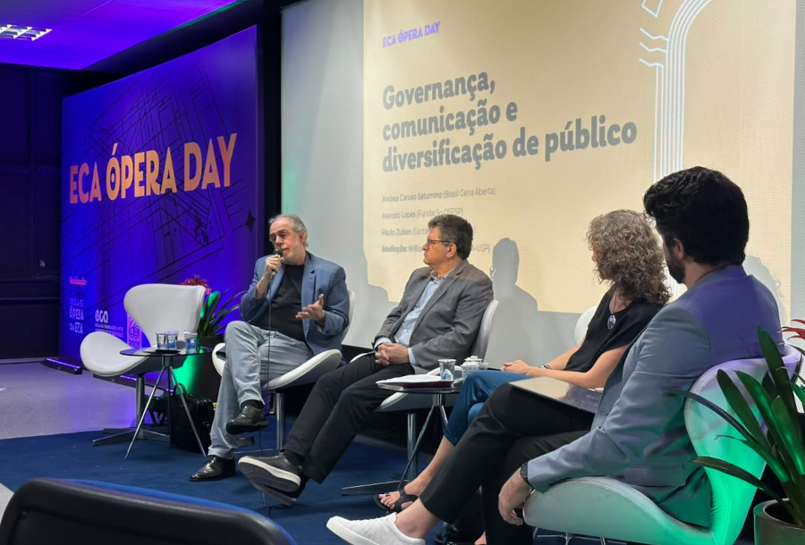 Paulo Zuben, Marcelo Lopes, Andrea Caruso e William Coelho durante mesa no ECA Opera Day [Clara Zamboni/Revista CONCERTO]