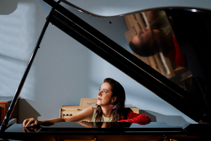A pianista Erika Ribeiro [Divulgação/Diego Bresani]