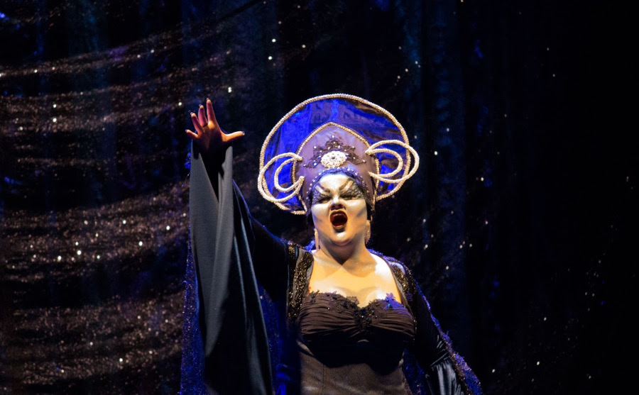 A soprano Jéssica Leão como a Rainha da Noite [Divulgação/Giuliana Orlando]