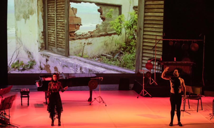 Cena da performance de 'Realejo de vida e morte' no Sesc Pompeia [Divulgação/João Caldas]