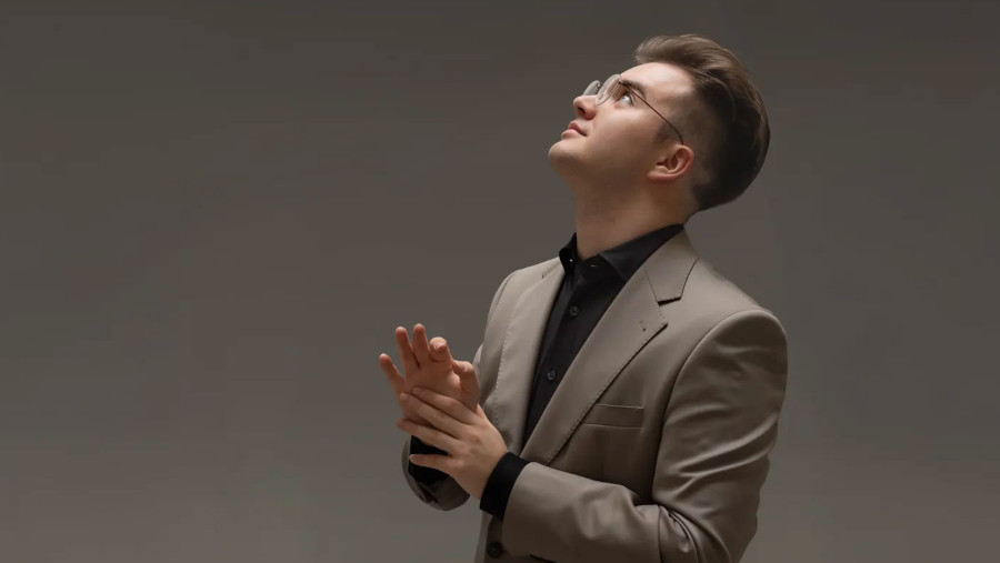 O pianista Piotr Alexewicz [Divulgação/Agnieszka Wira]