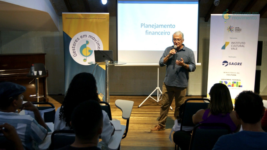 O compositor e gestor João Guilherme Ripper durante aula do Programa Gestores em Movimento no Maranhão [Divulgação/Assessoria de Imprensa Gestores em Movimento]