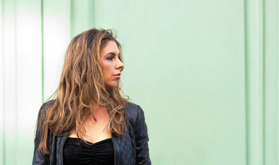 A maestra Stéphanie-Marie Degand rege a Camerata do Festival na Sala São Paulo [Divulgação]
