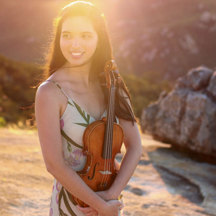 A violinista Mariama Alcântara [Divulgação]