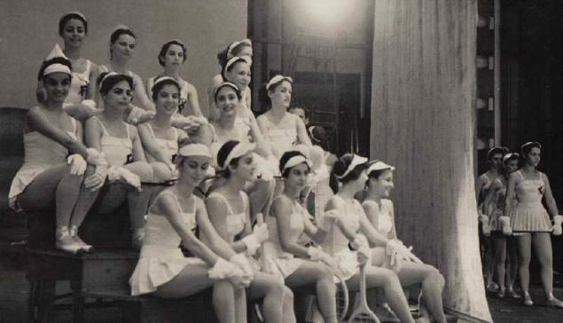Revista Concerto Bailarinas da década de 1960 (reprodução, Cedoc, TMRJ)