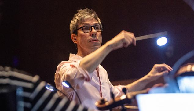 Revista Concerto Maestro Gabriel Rhein-Schirato dirigirá a ópera Helena (divulgação)