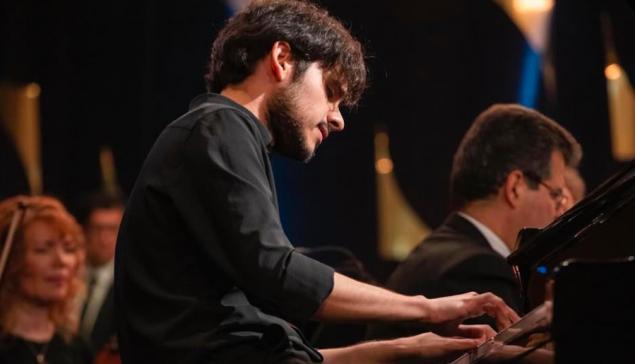 Revista Concerto O pianista Bruno de Lorenzo [Reprodução]