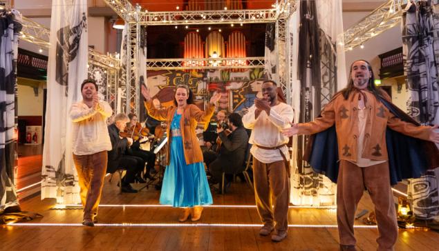 Revista Concerto Cena da ópera 'Auto da Catingueira', apresentada em Londres [Divulgação]
