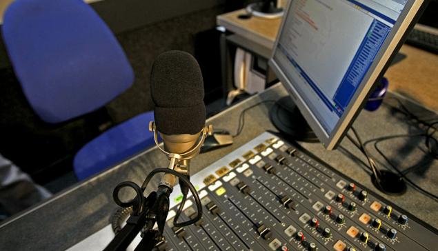 Revista Concerto Imagem ilustrativa de um estúdio de rádio (dreamstime, Viorel Dudau)