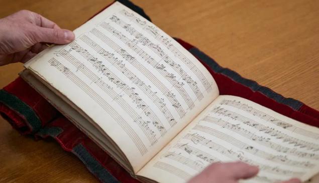 Revista Concerto Caderno com aulas de composição de Mozart [Divulgação/Élie Ludwig/BNF]