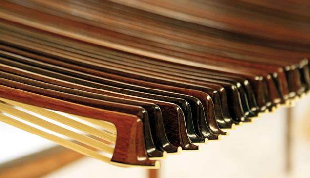 Revista Concerto Arcos de pau-brasil (Reprodução O som do pau-brasil, Luciana Ferraz, Interface Filmes)